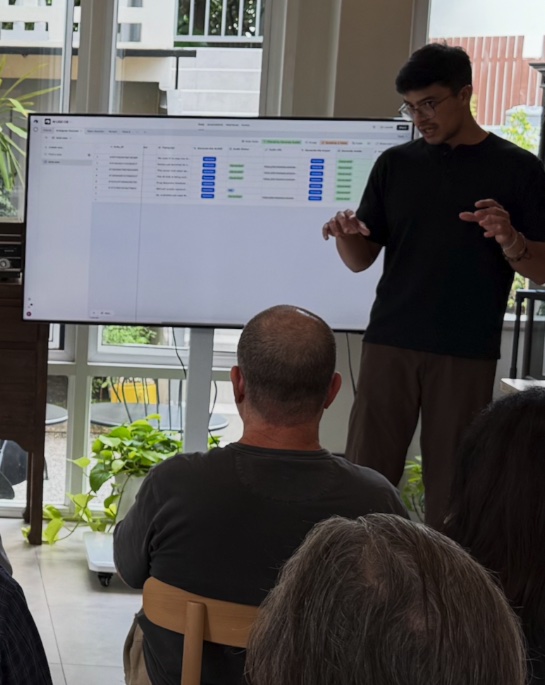 Frank Nillard presenting to an audience